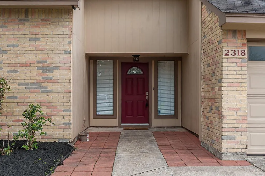 3 bed, 2.0 bath, 1550 sqft, $1,975 — Photo 4