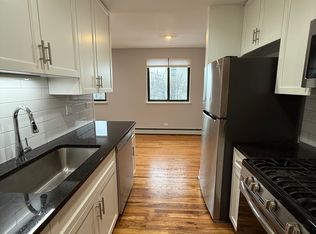6952 N Sheridan Rd #521, Chicago, IL 60626