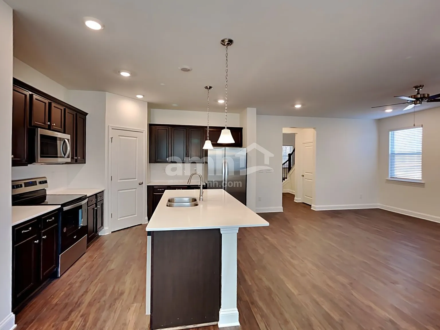 4 bed, 2.5 bath, 2183 sqft, $2,755 — Photo 3