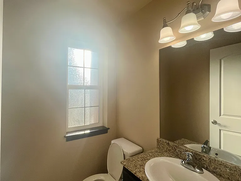 16008 3rd Pl S #C — Photo 15