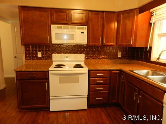 4th image of 56 Potomac Dr