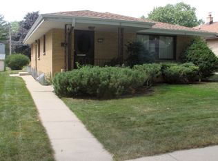 2969 S 95th St, West Allis, WI 53227