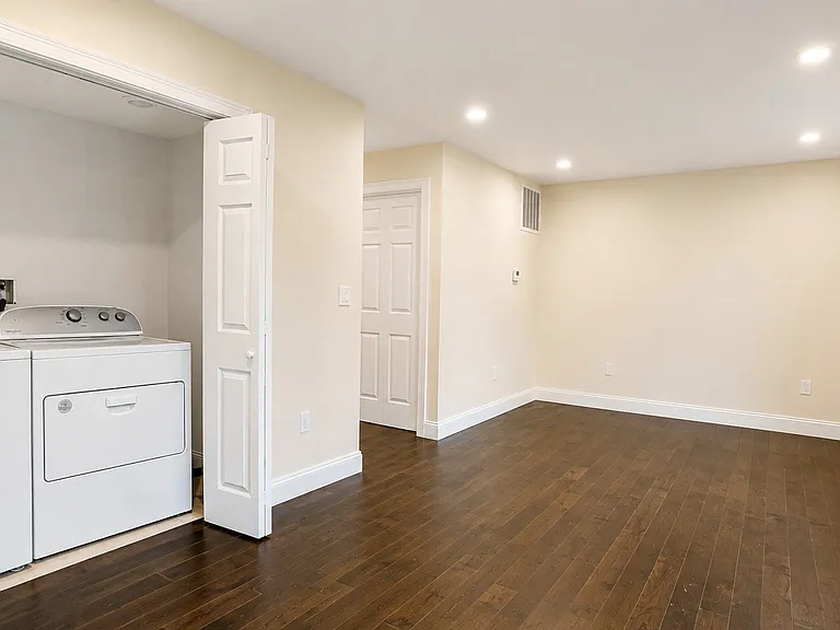 7 Maple St #1 — Photo 5