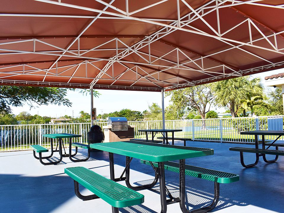 BBQ & Picnic Pavilion