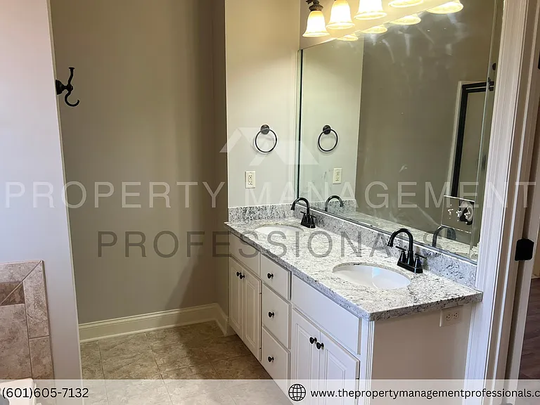 116 Cedar Green Dr — Photo 32