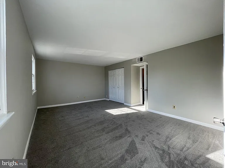 21 Shannon Dr — Photo 12
