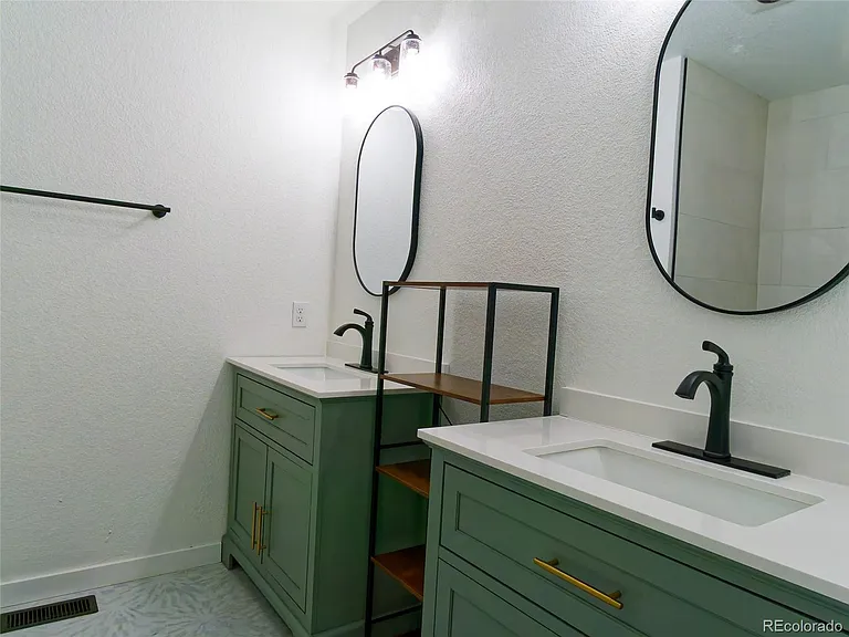 5927 S Yates Ct — Photo 20