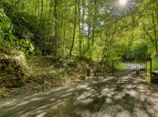 38 Johnson Rd, Spruce Pine, NC 28777