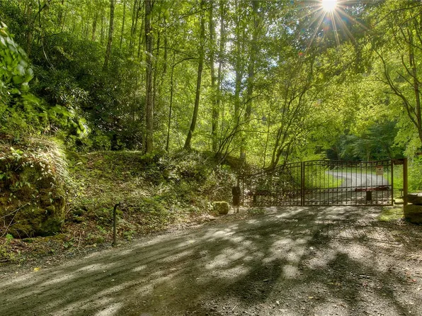38 Johnson Rd, Spruce Pine, NC 28777