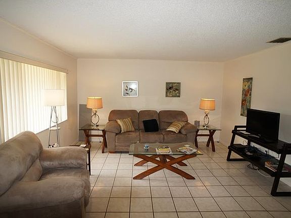 2nd image of 1832 Bough Ave Unit 1
