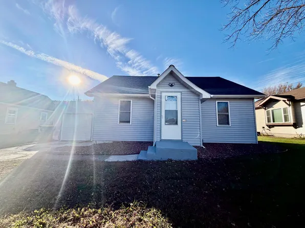 714 S Elm St, Lamberton, MN 56152