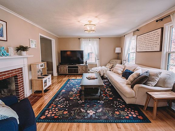 4th image of 2917 Hillview Ave