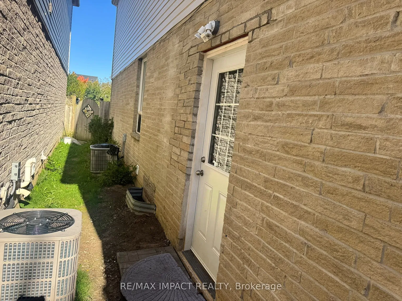 2 bed, $1,600 — Photo 2