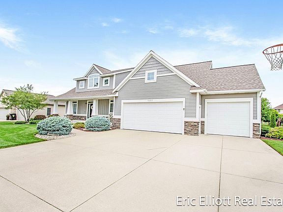 4th image of 1497 Lakeside Dr