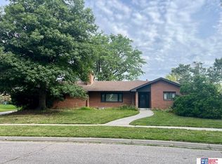 1515 W Manor Dr, Lincoln, NE 68506