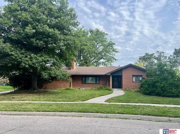 1515 W Manor Dr, Lincoln, NE 68506