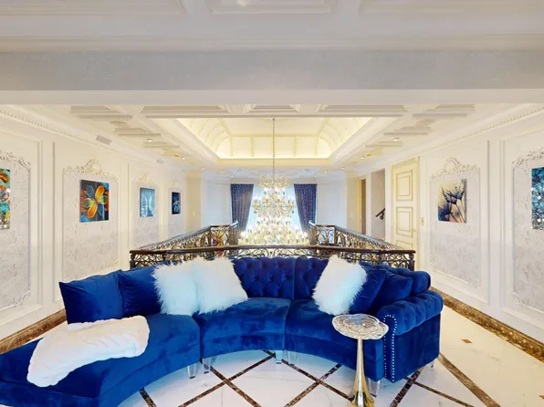 176 Irwin Street image 5 of 10