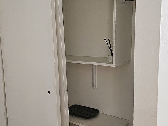 5th image of 74 Roanoke St #2