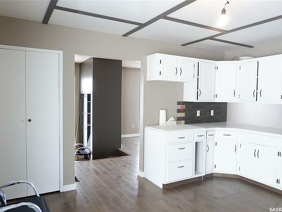 4th image of 1014 Granville Ave