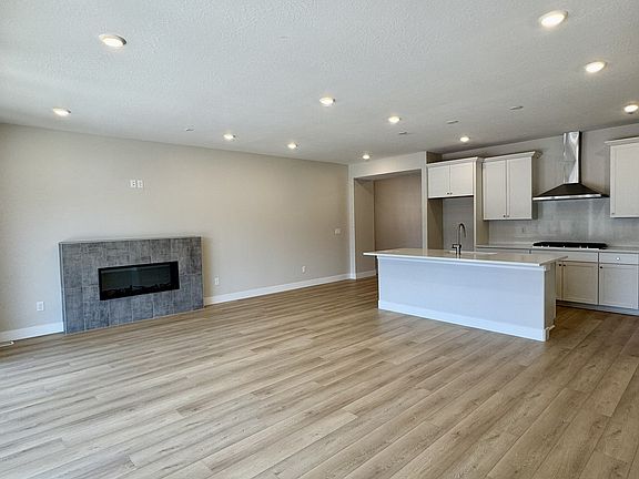 4th image of 2376 N Paradise Ln N