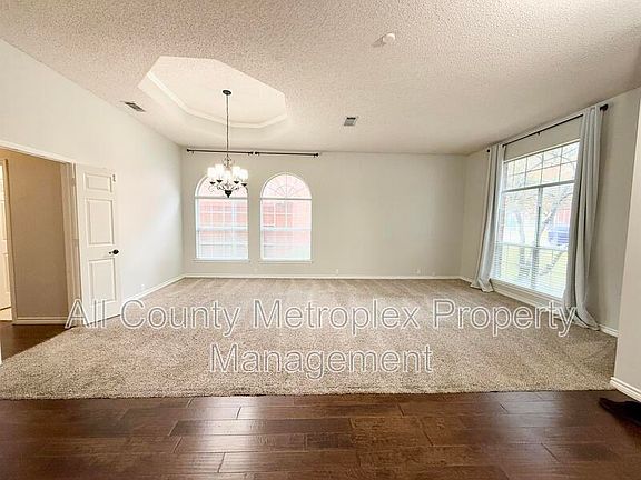 2nd image of 8621 Crested Cove Ct