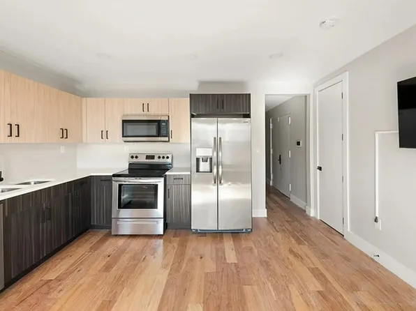 133a Quincy Street image 4 of 7