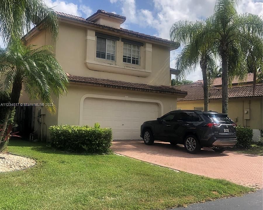 1st image of 11272 NW 51st Ter
