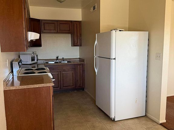2nd image of 3236 N Greg Dr