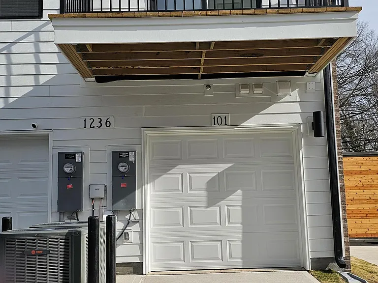 1236 S Person St #101 — Photo 23