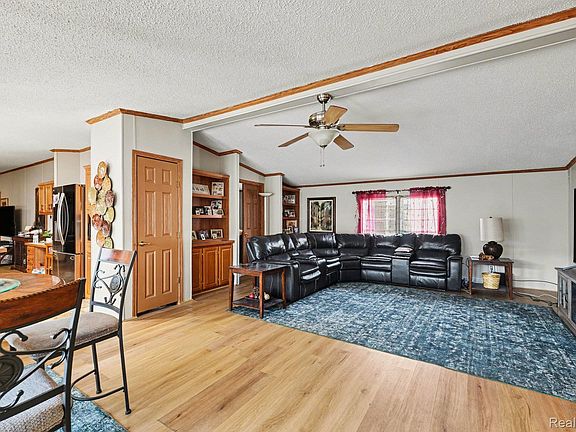 5th image of 23312 Crystal Dr