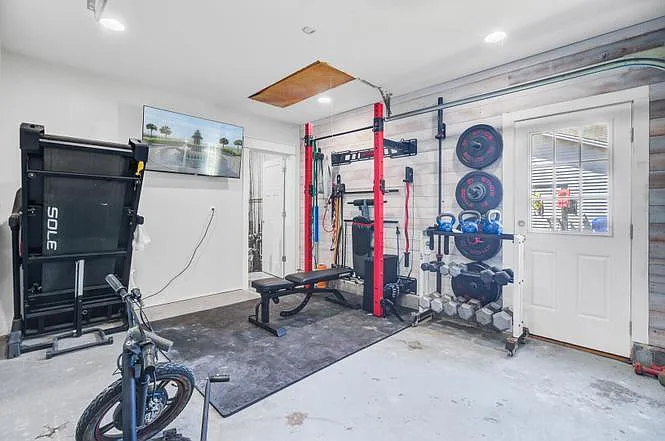 2076 Presidio Dr — Photo 22