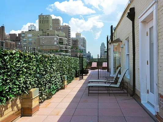 Sold by Sotheby's International Realty | media 13