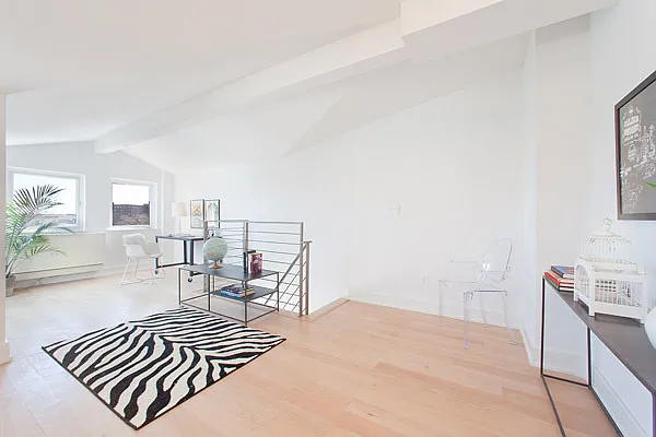 Sold by aptsandlofts.com | media 9