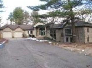 4421 Knapp Ct NE, Grand Rapids, MI 49525