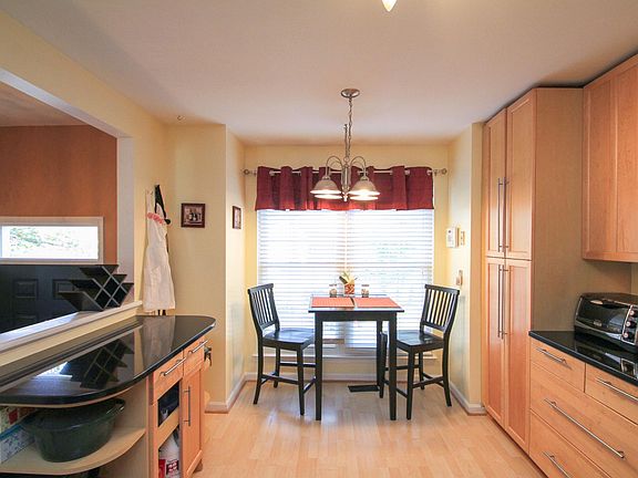 4th image of 200 Stafford Glen Ct