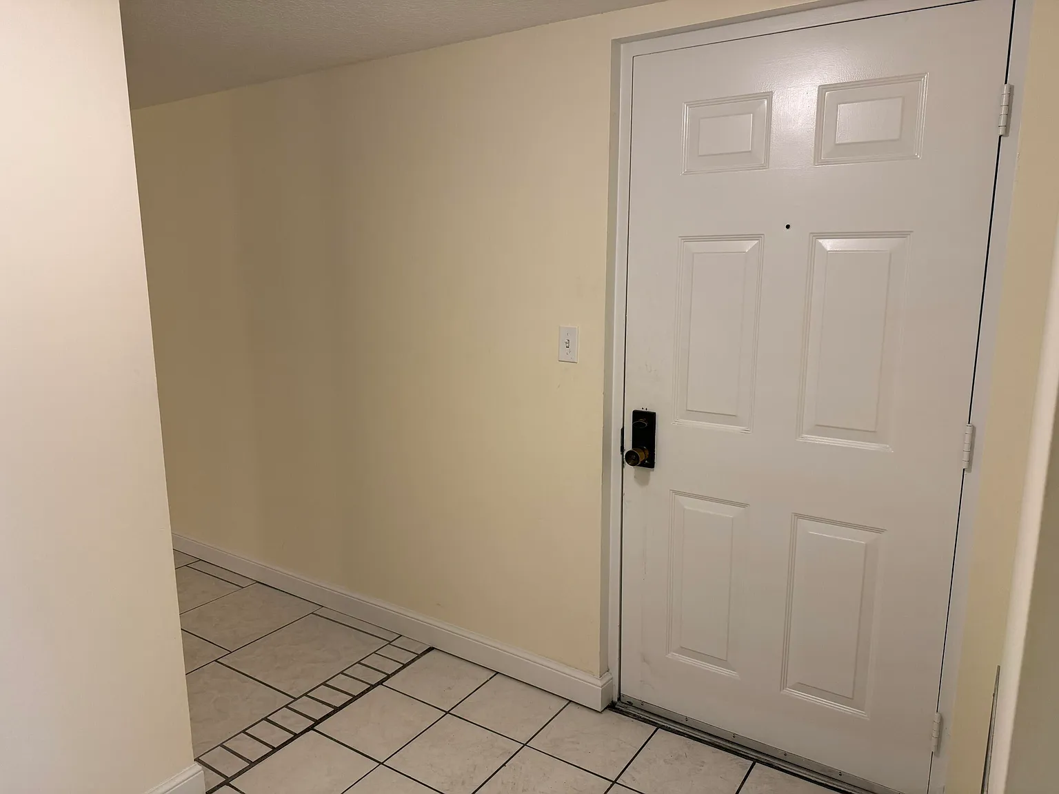3 bed, 2.0 bath, 1568 sqft, $2,995 — Photo 4
