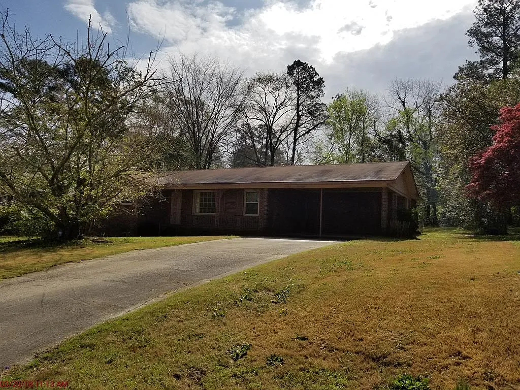 1857 Springwood Dr photo 1