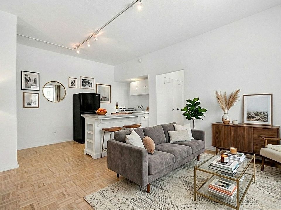 1st image of 4501 Broadway APT 1C