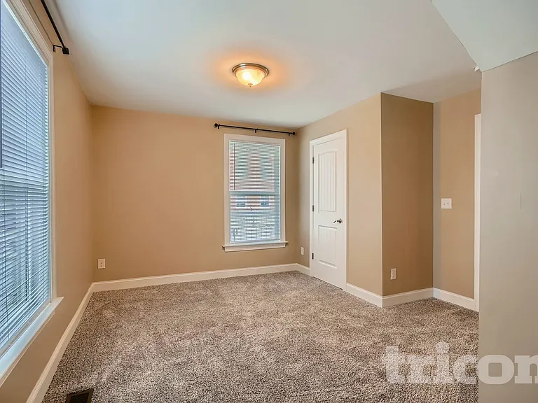247 Young Ave SW — Photo 2
