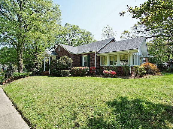 2nd image of 314 Woodbine Ct