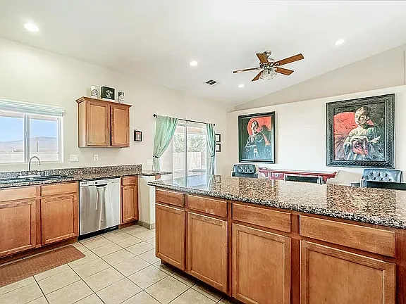 12557 Maui Way — Photo 15