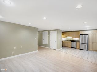 2530 Lawson Ave, West Vancouver, BC V7V 2E9