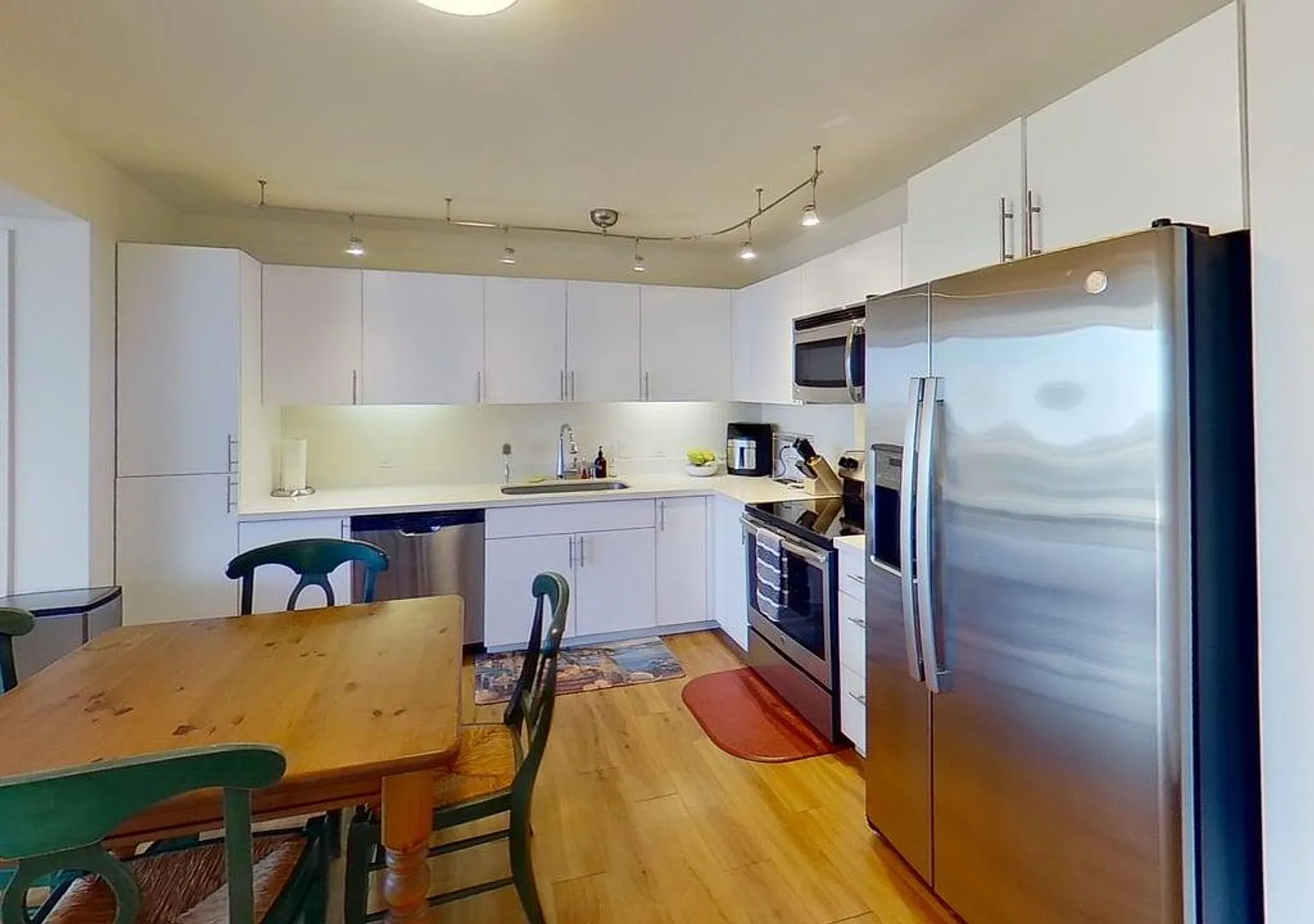 Modern 2BR/2BA at Symphony Honolulu Ocean & City Views in the Heart of Kakaako — Photo 3