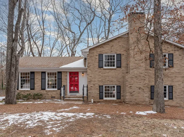 307 Colony Woods Dr, Chapel Hill, NC 27517