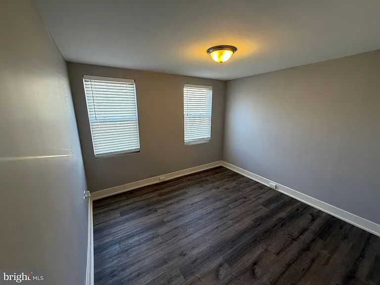 134 W Airy St — Photo 12