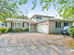 1N300 Main St, Glen Ellyn, IL 60137