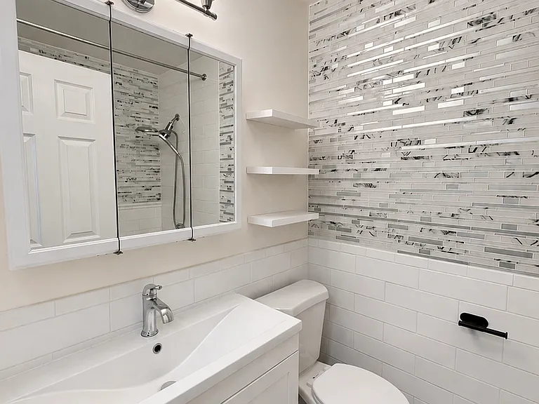 1002 Irving Dr — Photo 11