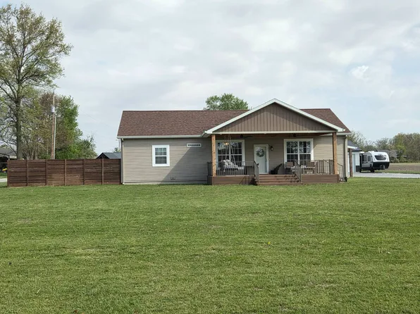 4424 E Miller Grove Ln, Olney, IL 62450