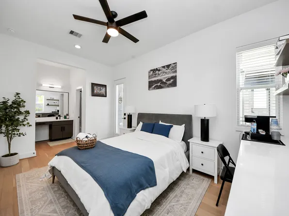 1102 Palmer St, Houston, TX 77003