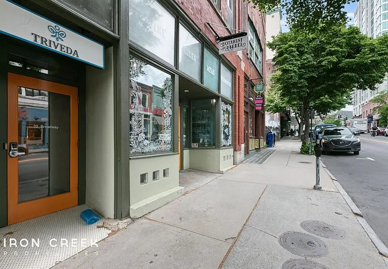 32 Broadway St #320 — Photo 26